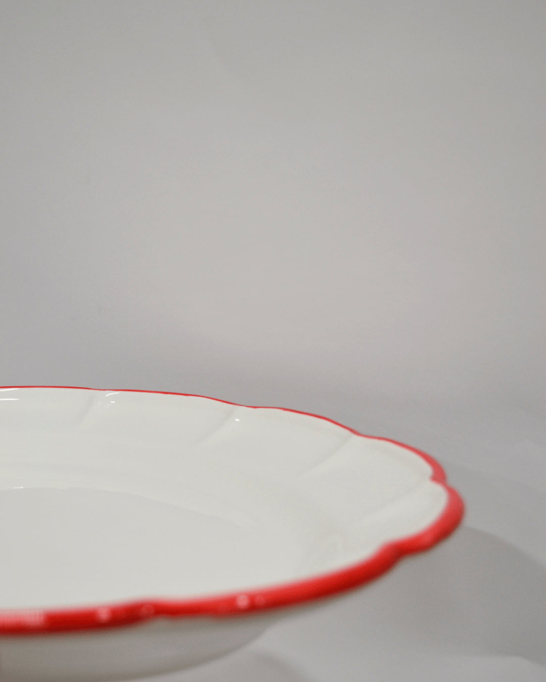 Oval Tray Red Line