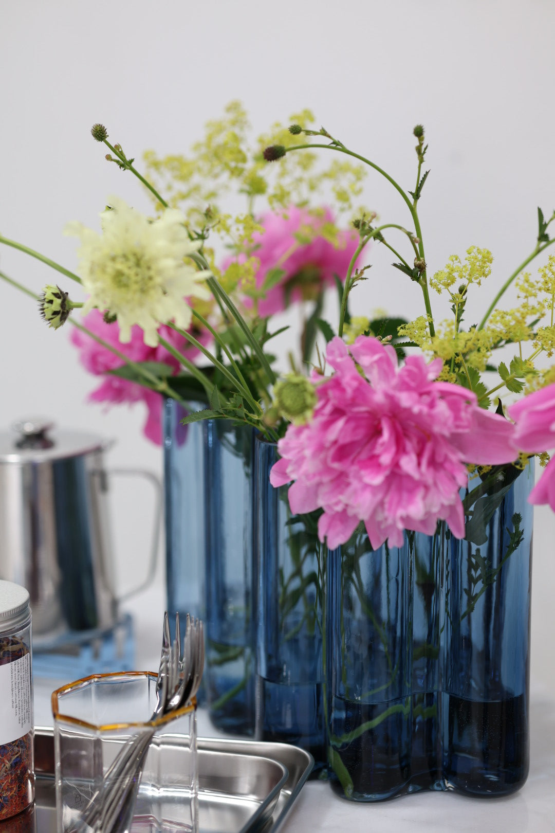 Umber Vase Blue