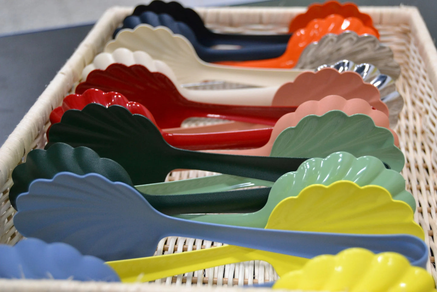 Salad Tong Creme White