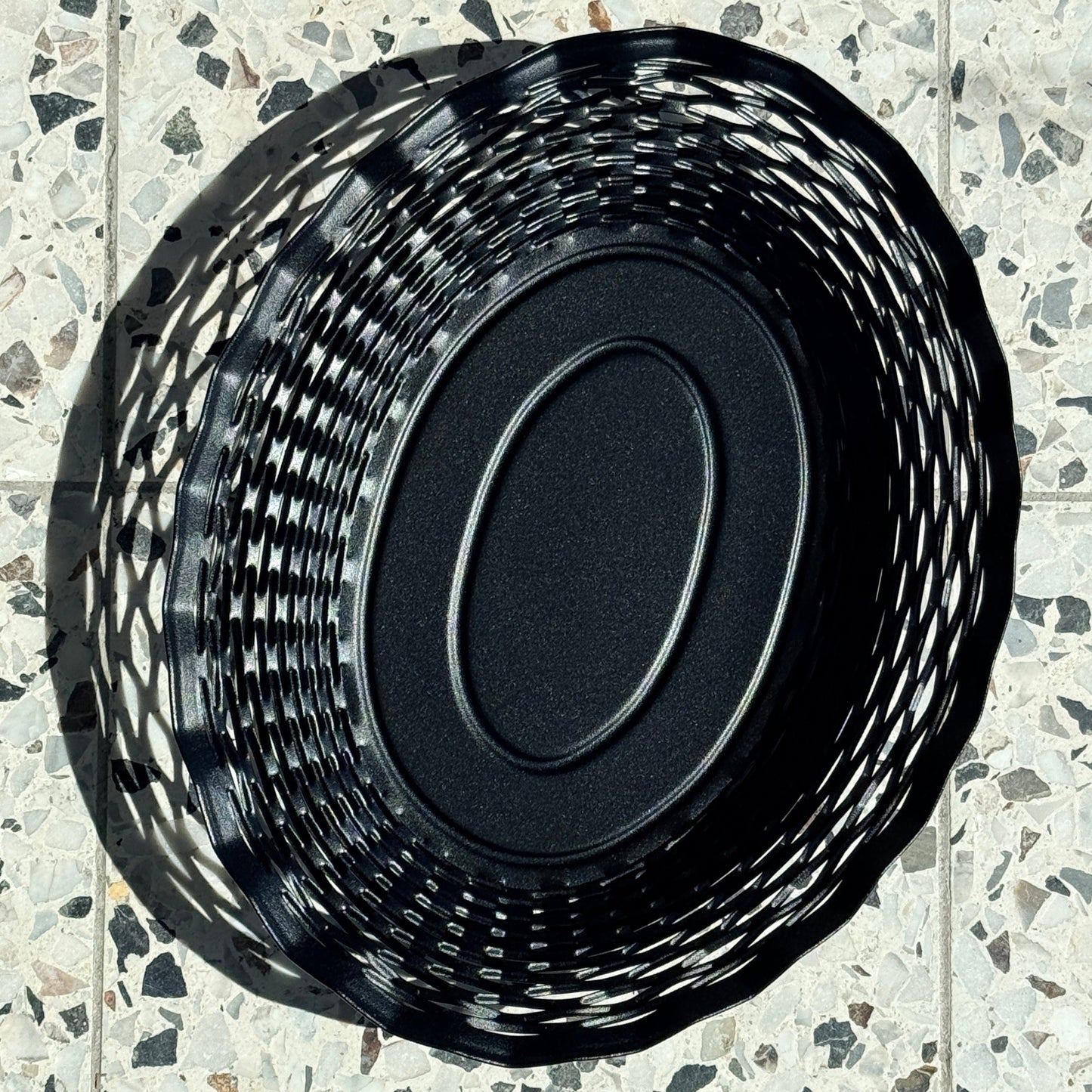 Bread Basket Large Matte Black