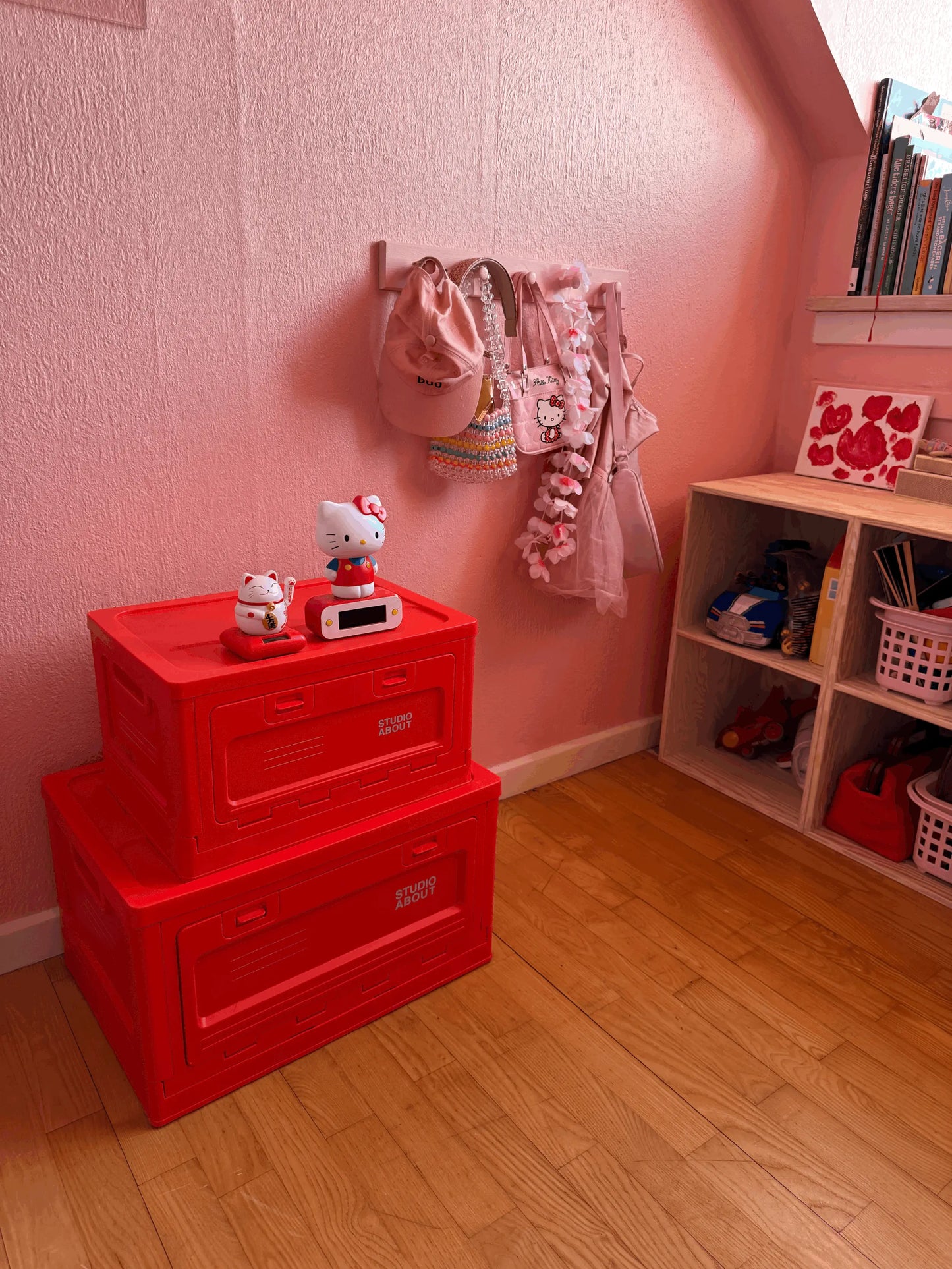 Box Medium Red