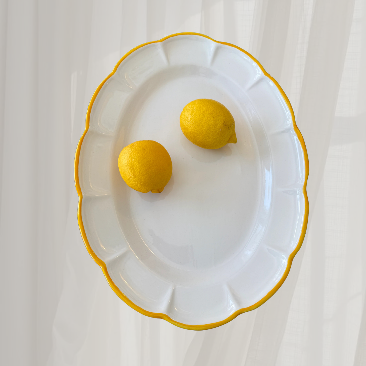 Oval Tray Yellow Line