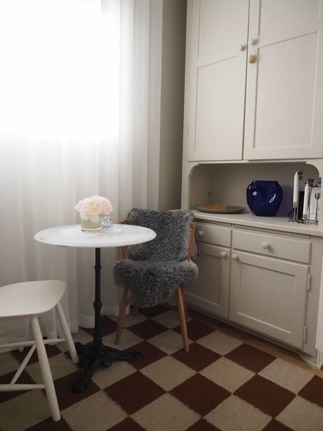 Bistrot Round Marble Table