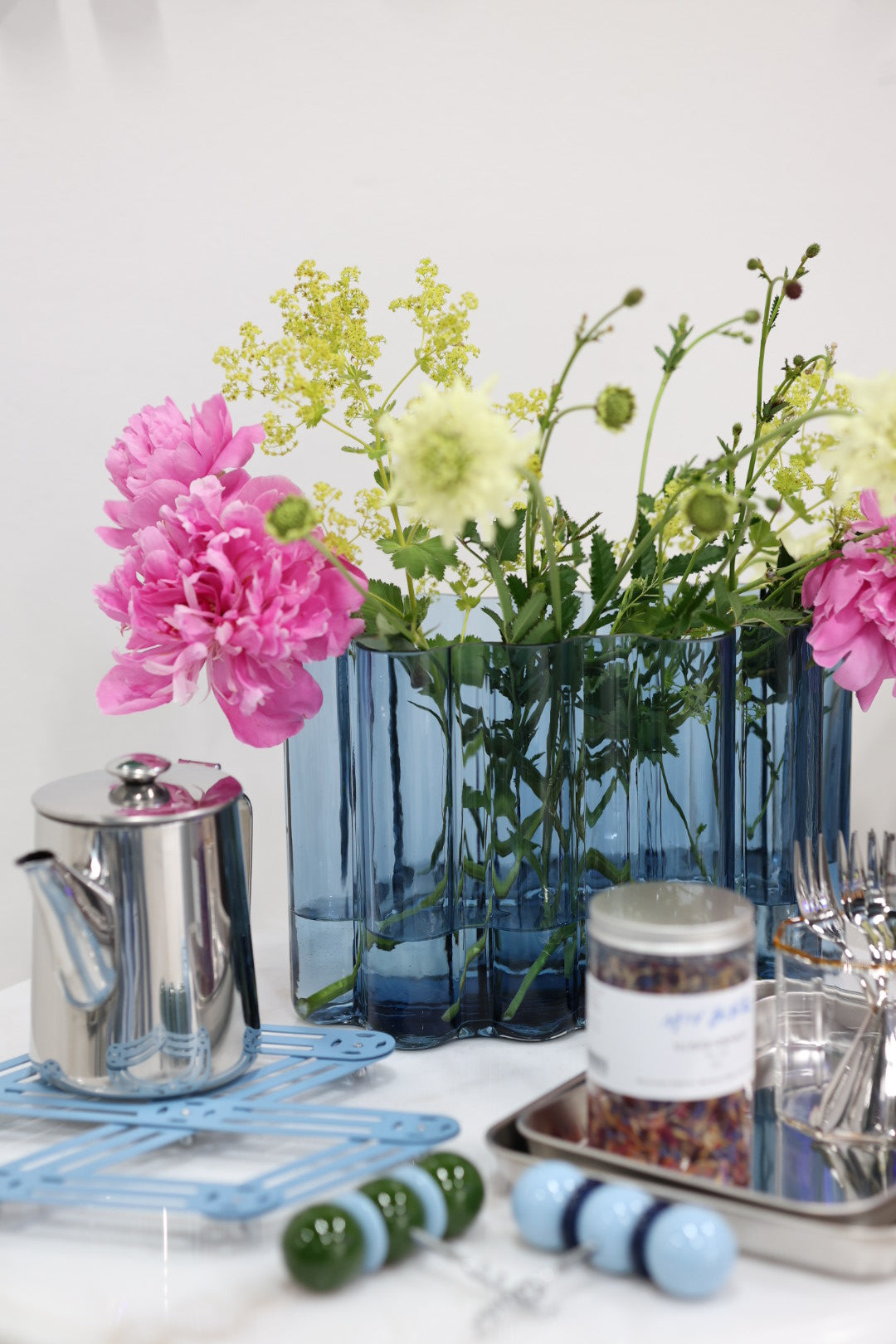 Umber Vase Blue
