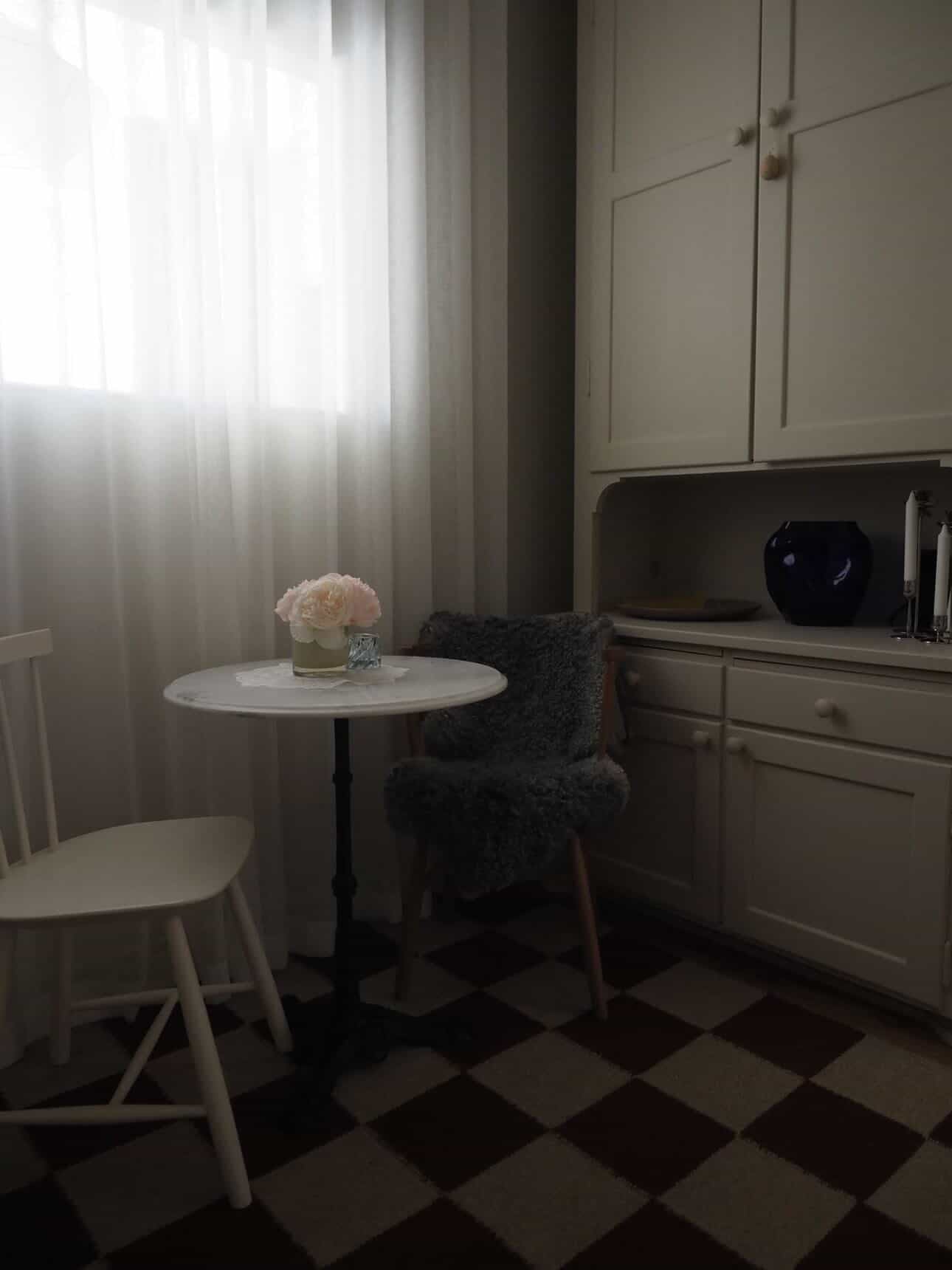 Bistrot Round Marble Table