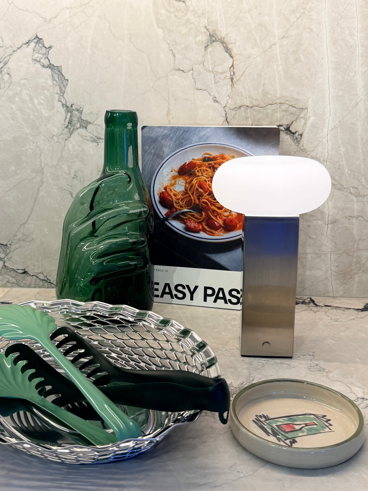 Matala kannettava lamppu terästä