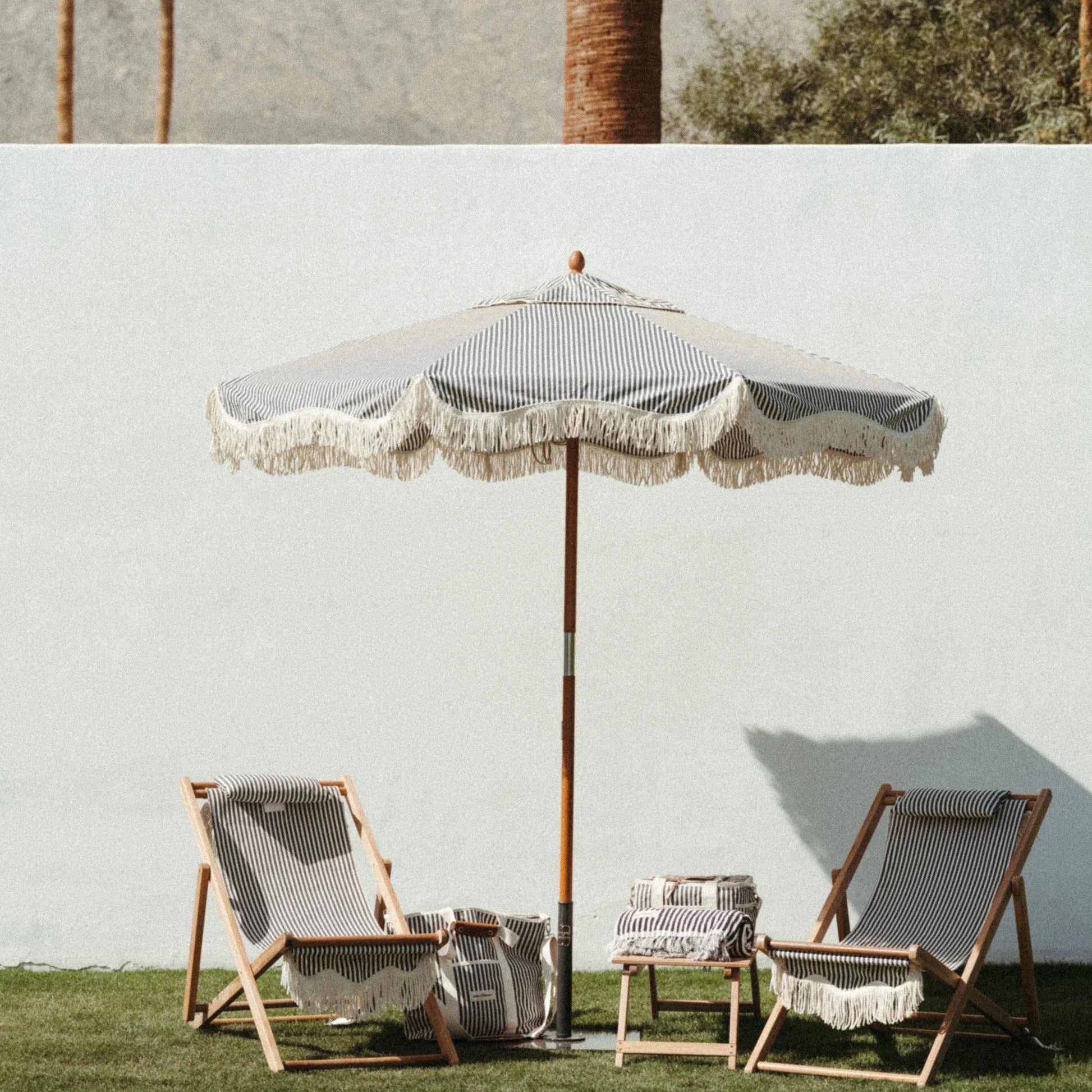 varberg campingstuhl Market Fringed Umbrella Navy Blue Stripe Parasoll – Mon Bistro & Friends