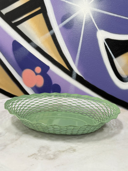 Brödkorg från franska Roger Orfèvre i ljusgrönt fotad på Mon Bistro & Friends