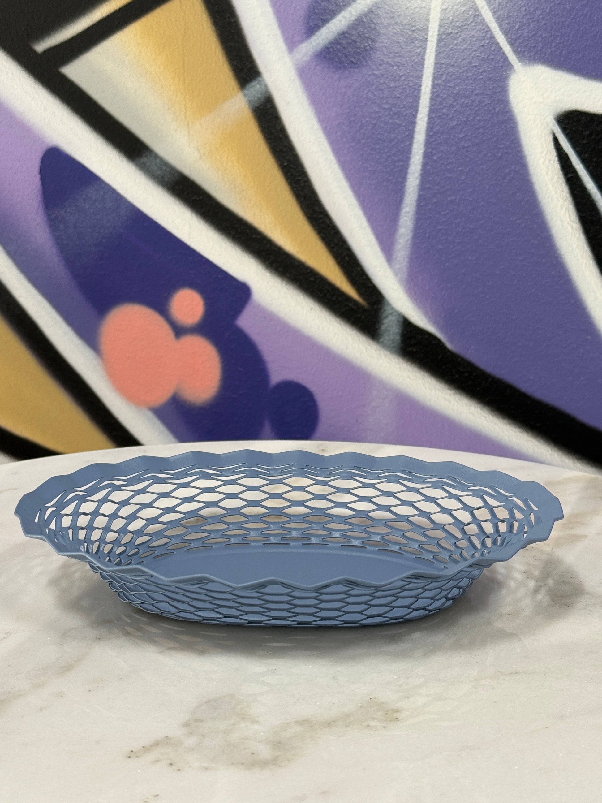 Ljusblå brödkorg från Roger Orfèvre hos Mon Bistro & Friends 