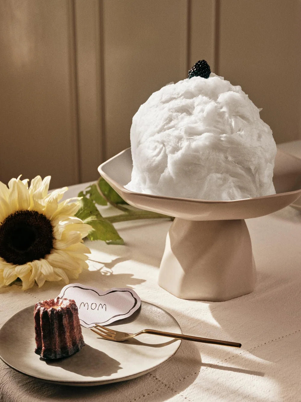 Pedestal Dish