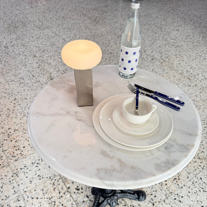 Matala kannettava lamppu terästä