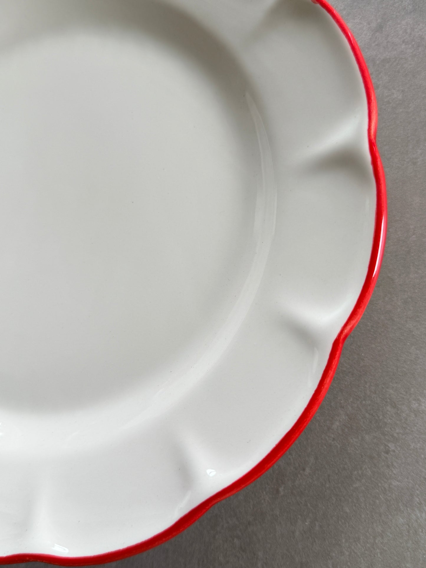 Little Plate Red Line