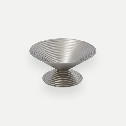 Bägare i rostfritt stål från Service Projects med vit bakgrund