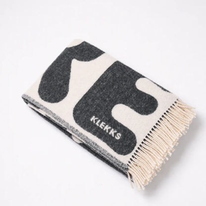 Couverture en laine noire Klekks n° 11 AMORE