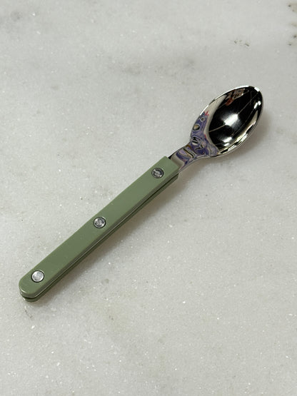 Sparrisgrön liten tesked i bistrostil