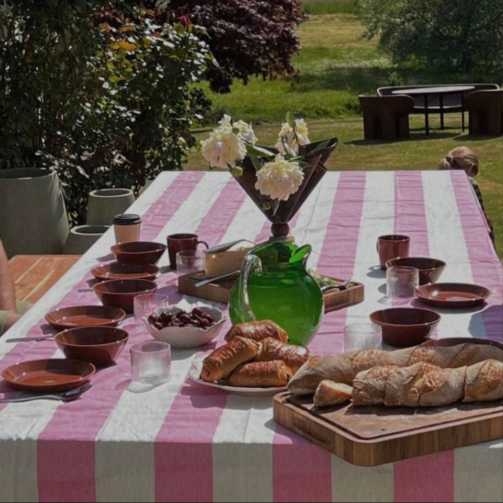 Midnatt Table Cloth Gaia
