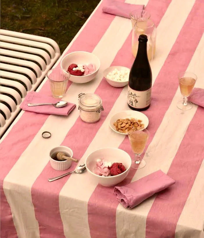 Midnatt Table Cloth Gaia