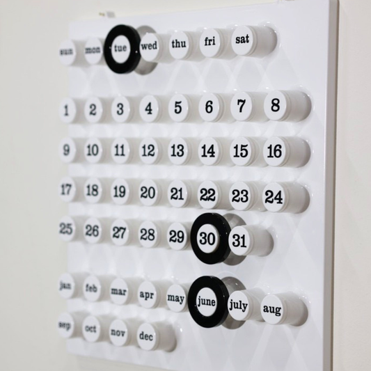 Ring a Date Calendar White