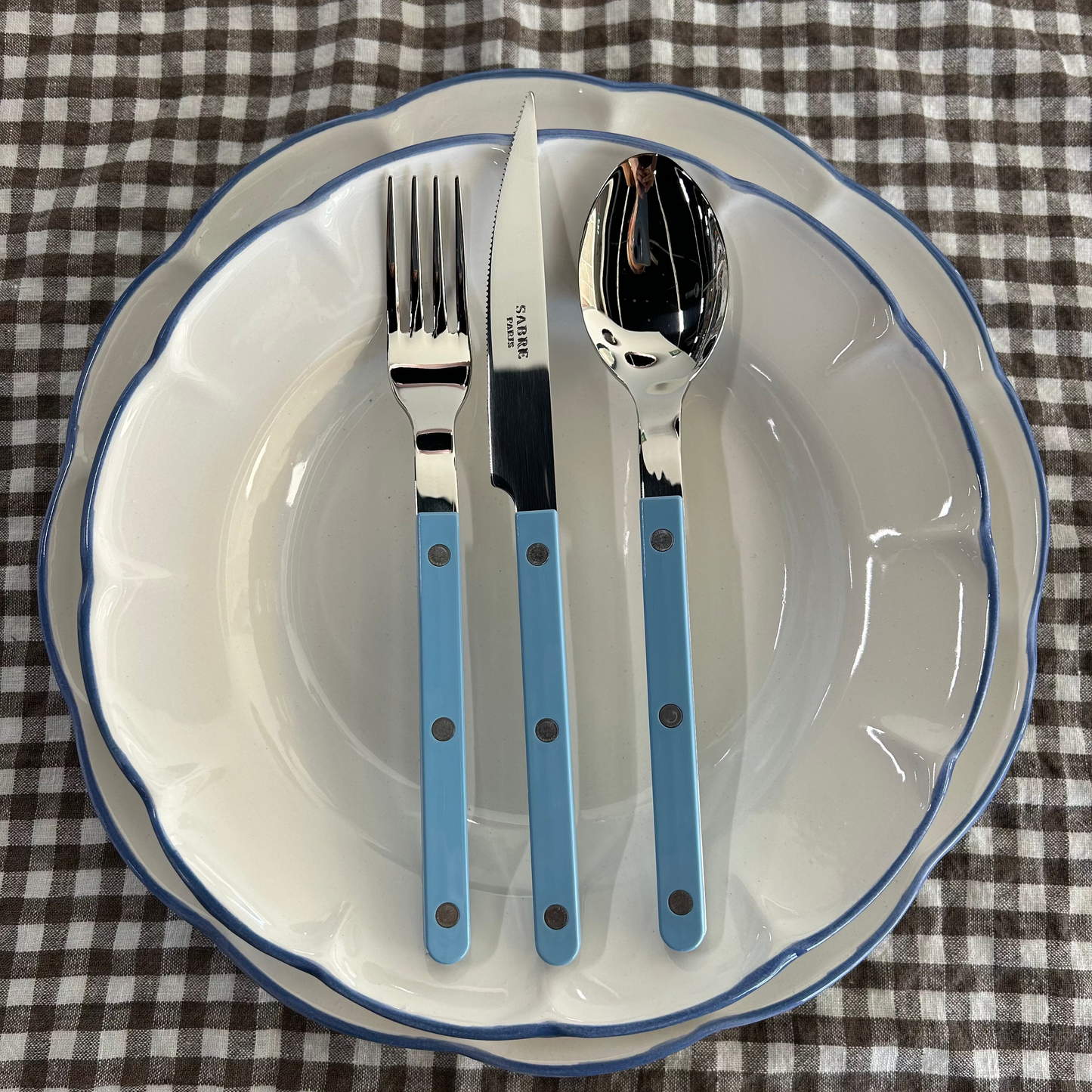 Ljusblå dukning Mon Bistro & Friends