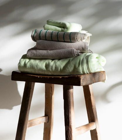 Delicious Towels Solid Lemon Sorbet