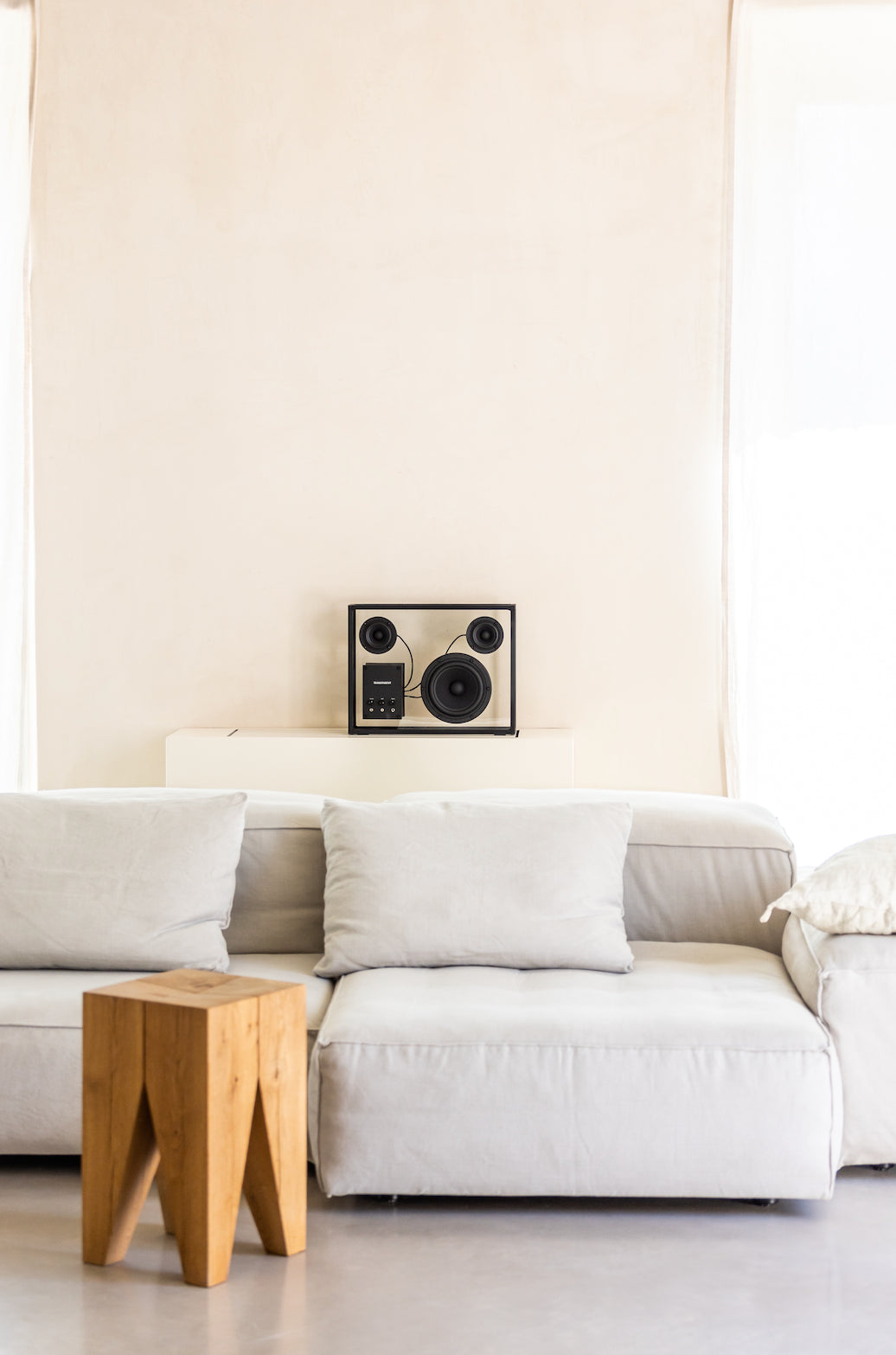 TRANSPARENT Speaker Black