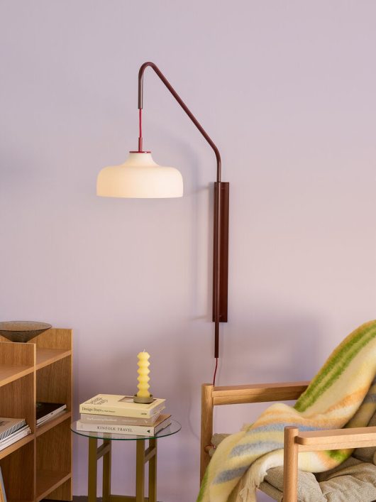 Lampada da parete rossa