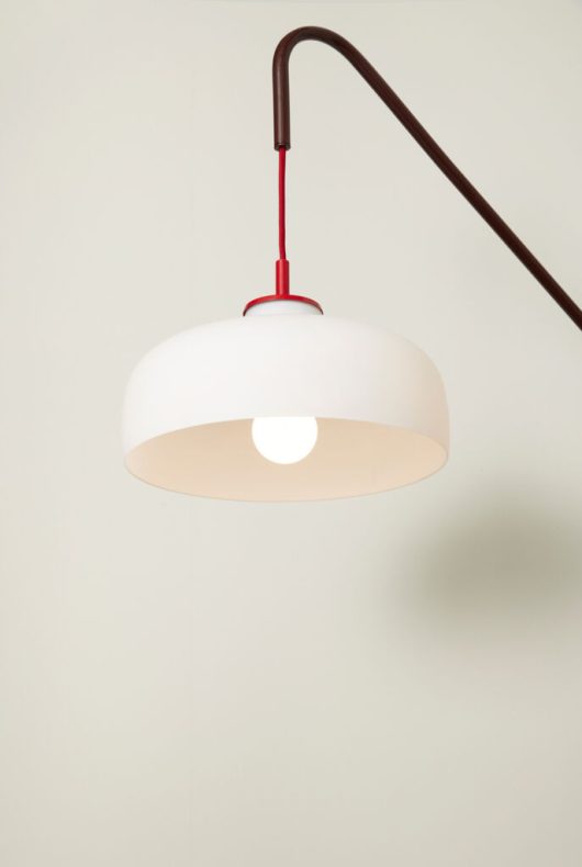 Lampada da parete rossa