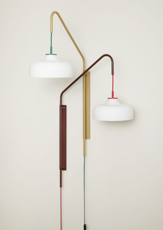 Lampada da parete rossa