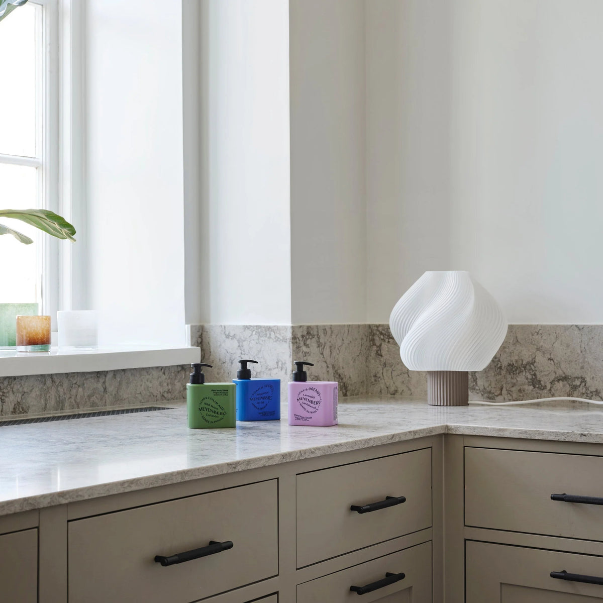 Meyenberg Hand Wash Bergamot & Sea Salt - Product Image