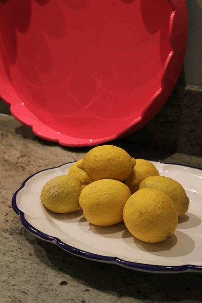 Scalloped Round Medium Tray Watermelon